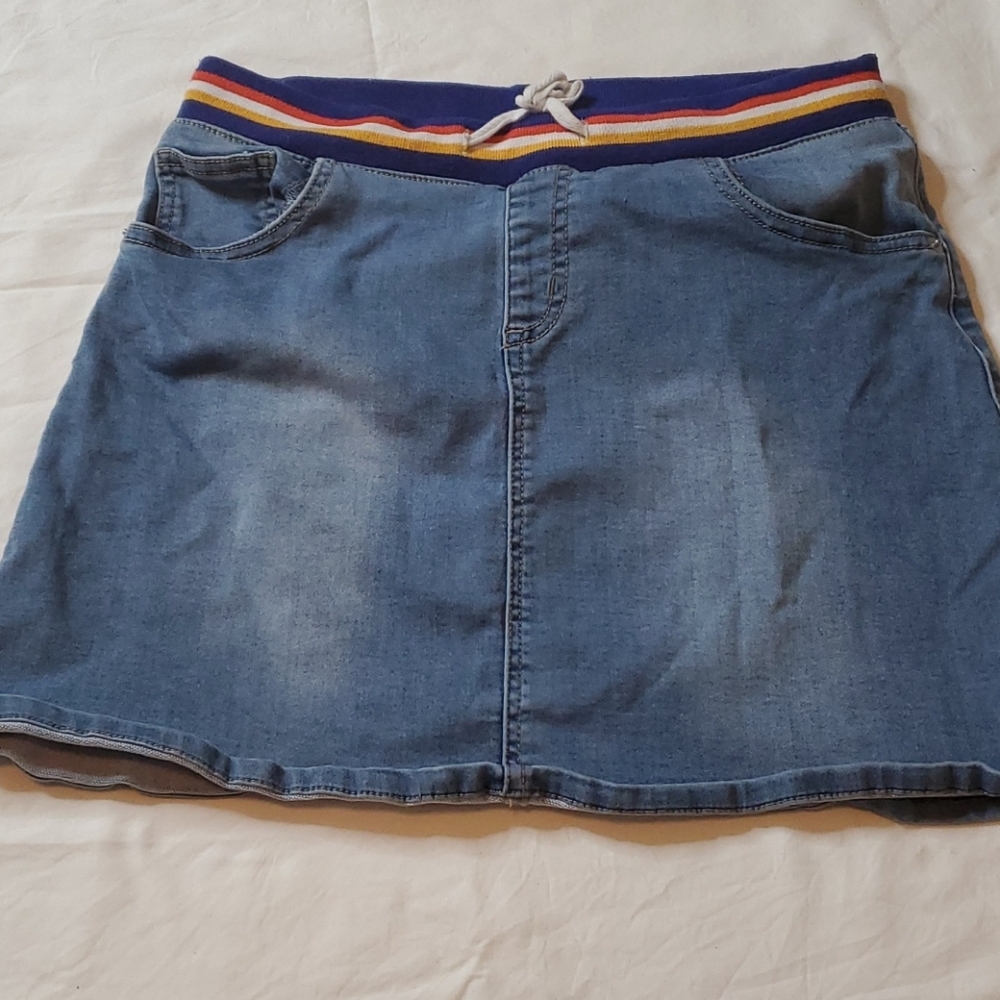 Skirt‎
